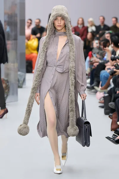 Look 37